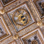 Le plafond de la basilique est en caissons