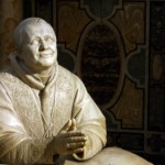 Statue de Pie IX dans la chapelle hypogée