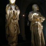 D'admirables statues rehaussées d'or