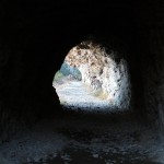 Un tunnel dans la roche
