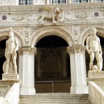 Le grand escalier du Palazzo Ducale