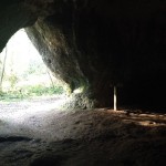Dans les grottes