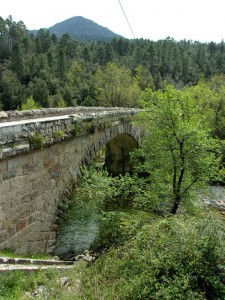 Pont d'Azzana sur le Cruzini
