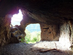 Vue depuis le fond du rez-de-chaussée de la grotte