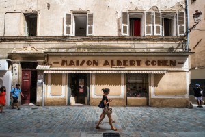 Dans la rue Bonaparte à Bastia