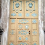 La porte de l'église Sainte-Marguerite