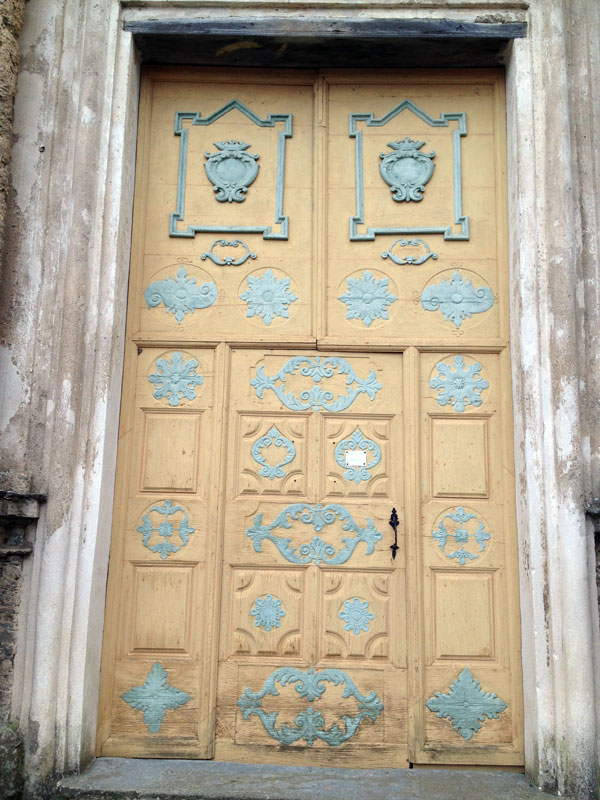 La porte de l'église Sainte-Marguerite