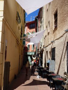 Dans les ruelles à Collioure