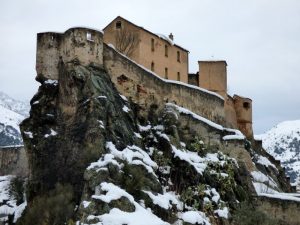 La citadelle de Corte sous la neige